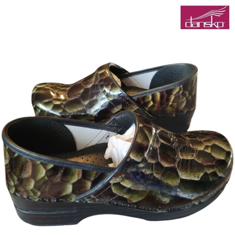 DANSKO Professional Tiger’s Eye Snakeskin Emerald Green Clogs Slip On Size 9.5 - Picture 2 of 7